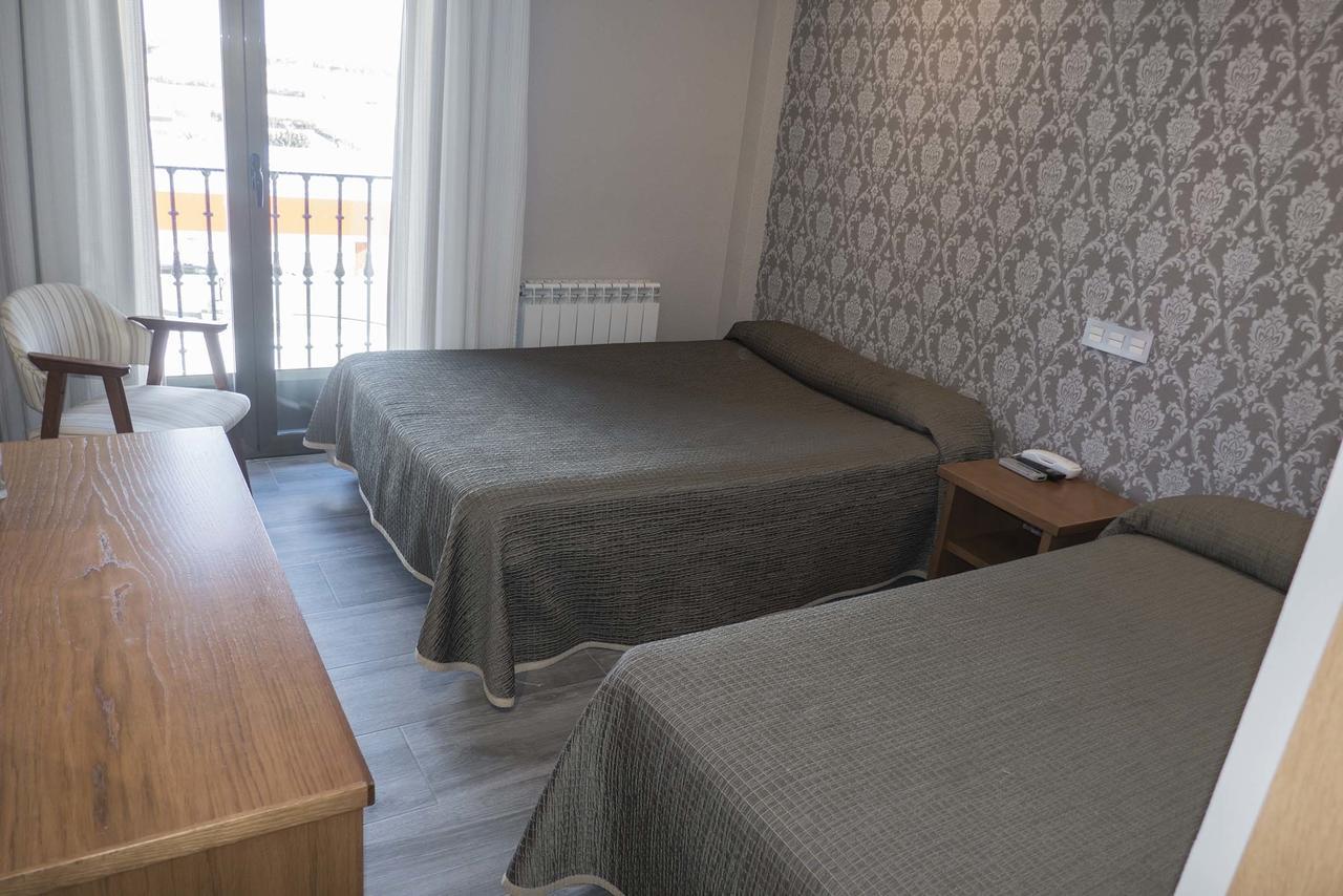 Hotel Simancas Bagian luar foto
